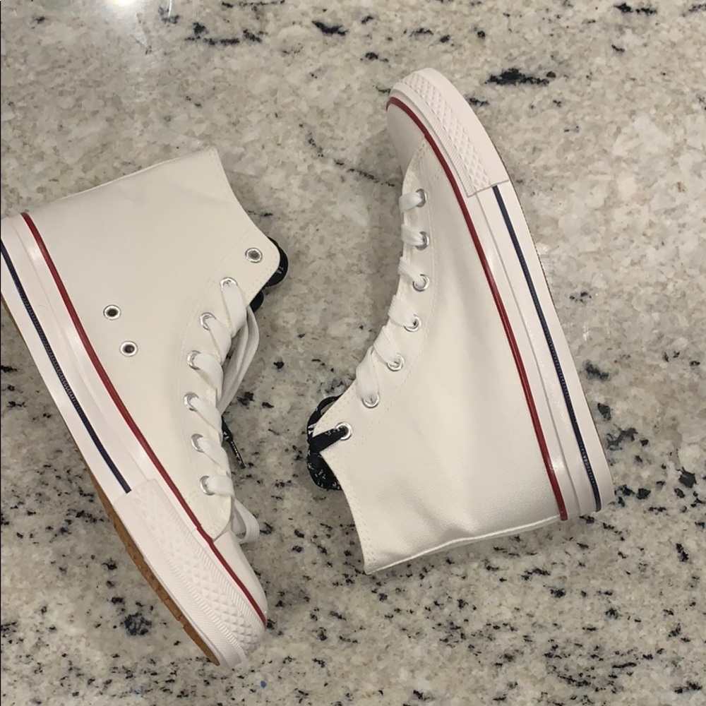 NWT White Jenn Ardor Shoes